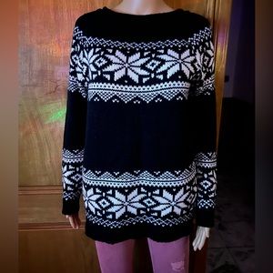 Black and white winter snowflake thick knit sweater super soft and warm!